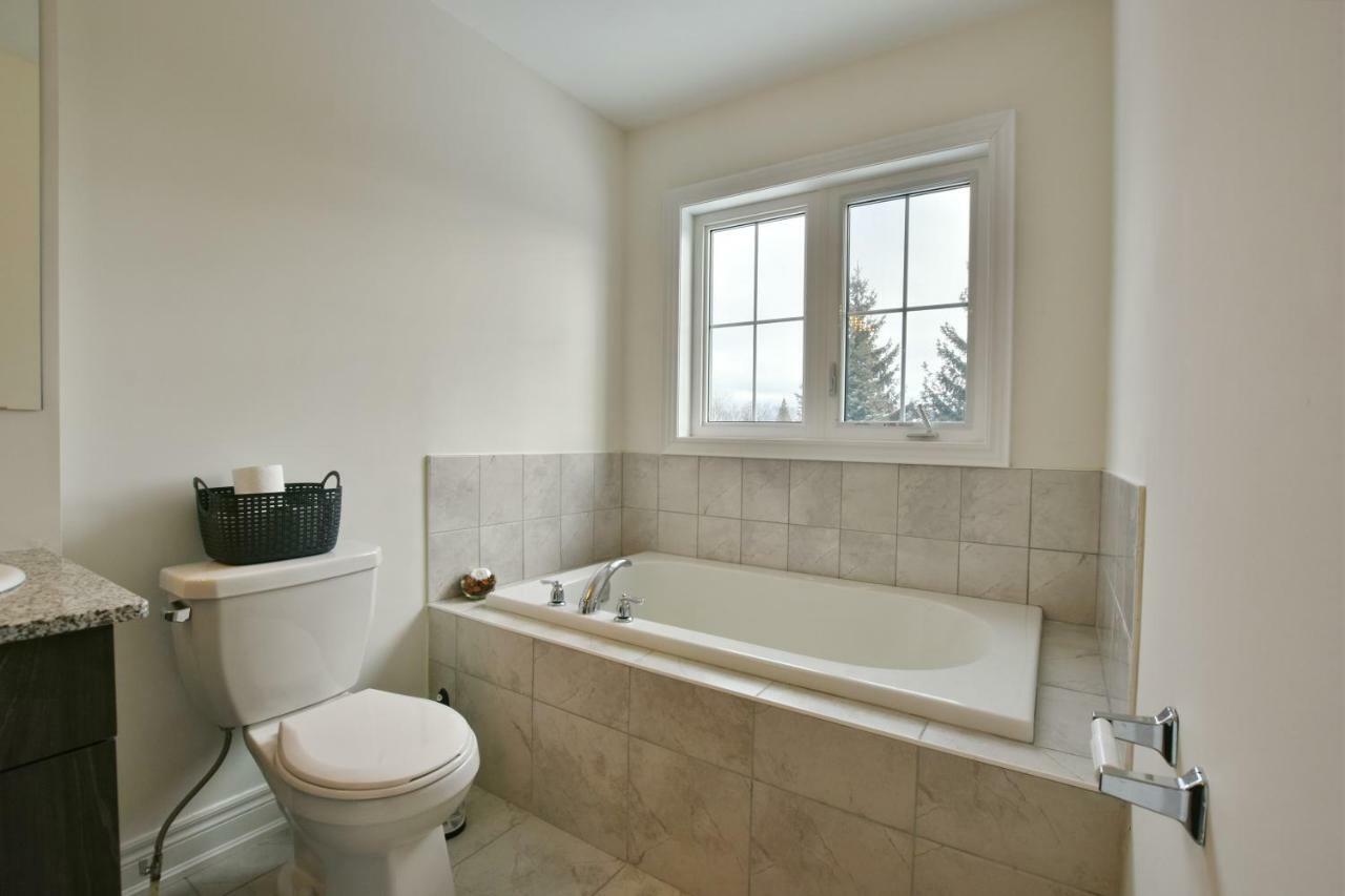 New Blue Mountain Village Snowbridge Executive Townhome Sleeps 10 With Outdoor Pool And Shuttle Nottawa Dış mekan fotoğraf