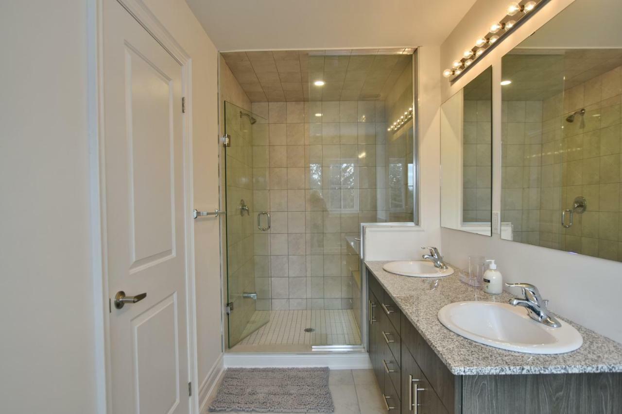 New Blue Mountain Village Snowbridge Executive Townhome Sleeps 10 With Outdoor Pool And Shuttle Nottawa Dış mekan fotoğraf