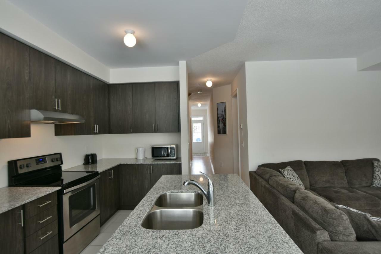 New Blue Mountain Village Snowbridge Executive Townhome Sleeps 10 With Outdoor Pool And Shuttle Nottawa Dış mekan fotoğraf