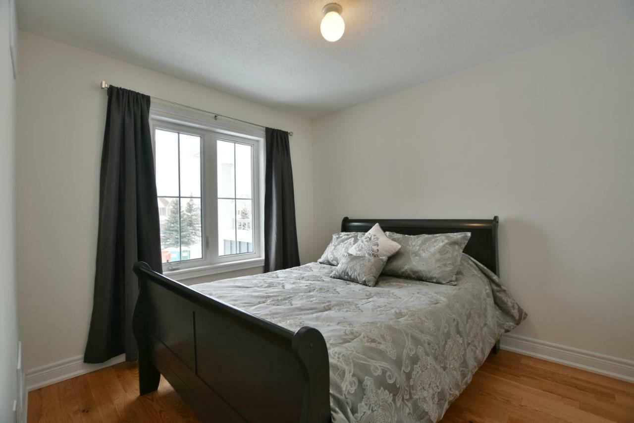 New Blue Mountain Village Snowbridge Executive Townhome Sleeps 10 With Outdoor Pool And Shuttle Nottawa Dış mekan fotoğraf